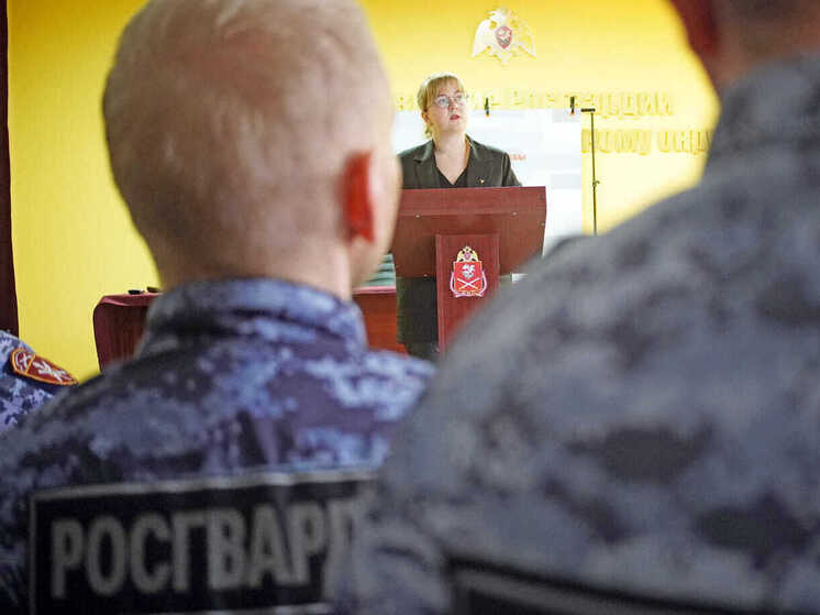 Лектор Российского общества «Знание» рассказала росгвардейцам о герое из НАО