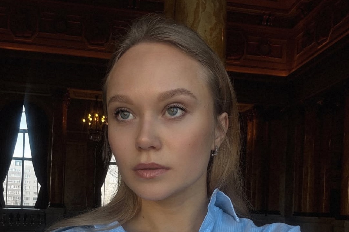 Гимнастка сделала селфи в фотостудии