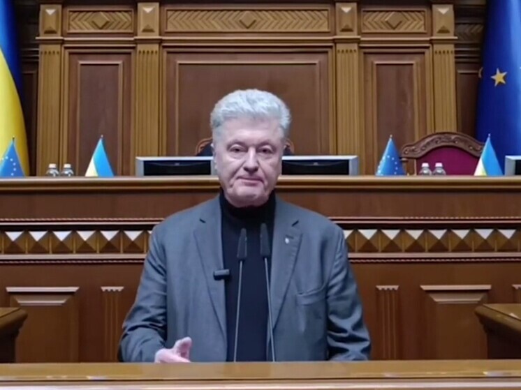 Порошенко: офис Зеленского злоупотребляет военным положением, узурпирует власть