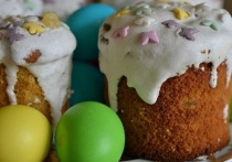 Глазурь, которой покрываются куличи, могут быть опасны для здоровья из-за сырых яиц, которые часто добавляются в нее.