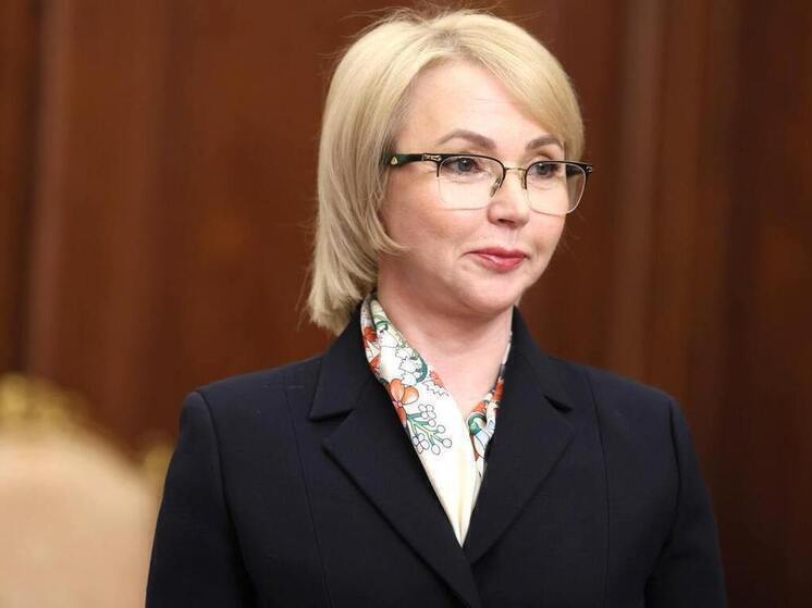 Путин спросил у экс-главы правительства Запорожской области Гехт, освоилась ли она как врио главы НАО