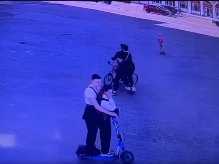 Пара на электросамокате сбила девочку в Ангарске