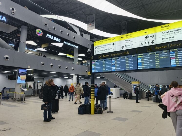 Рейсы из Охотска в Хабаровск приостановили из-за непогоды