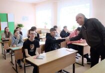 На оперативном совещании облправительства губернатор Александр Соколов поделился впечатлениями от своей недавней рабочей поездки в Мурашинский муниципальный округ