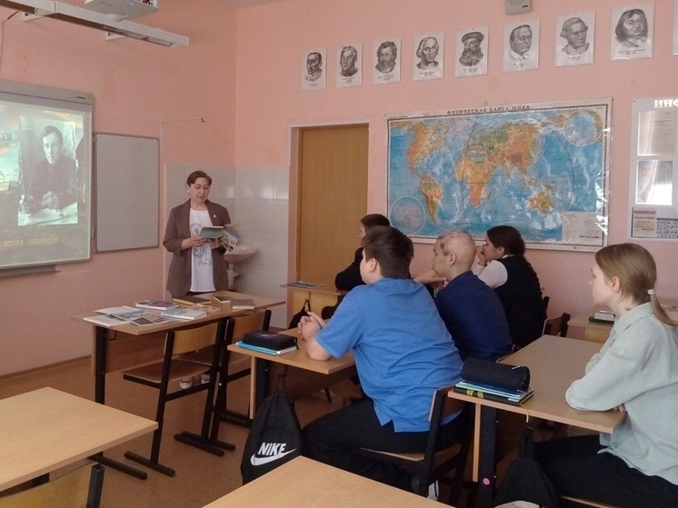 В библиотеке села Ома отметили столетие Алексея Коткина