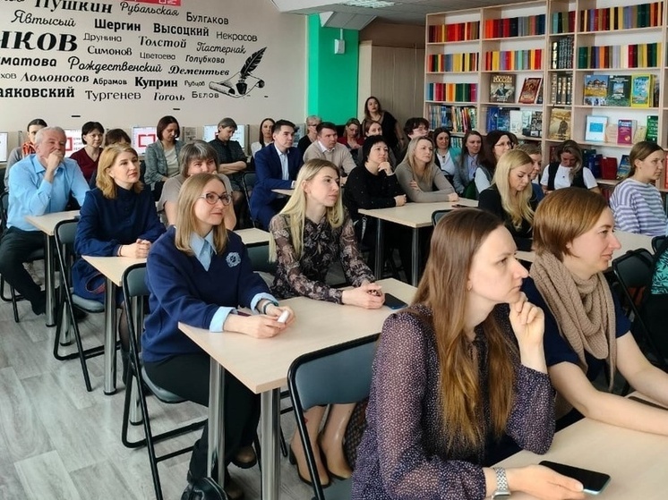 В Ненецкой центральной библиотеке прошла встреча с сотрудниками Сбербанка России