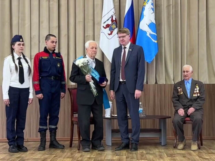 В Йошкар-Оле два ветерана получили первые удостоверения почетного гражданина