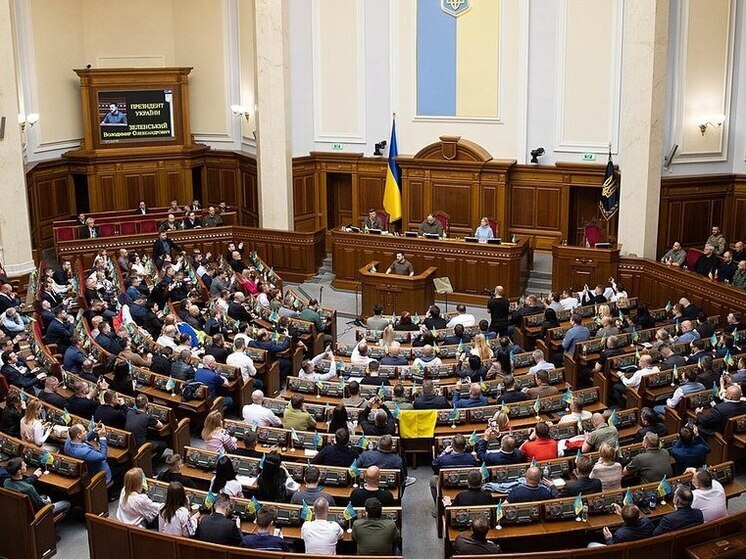 Процедура продления военного положения в Верховной раде вызвала целую дискуссию