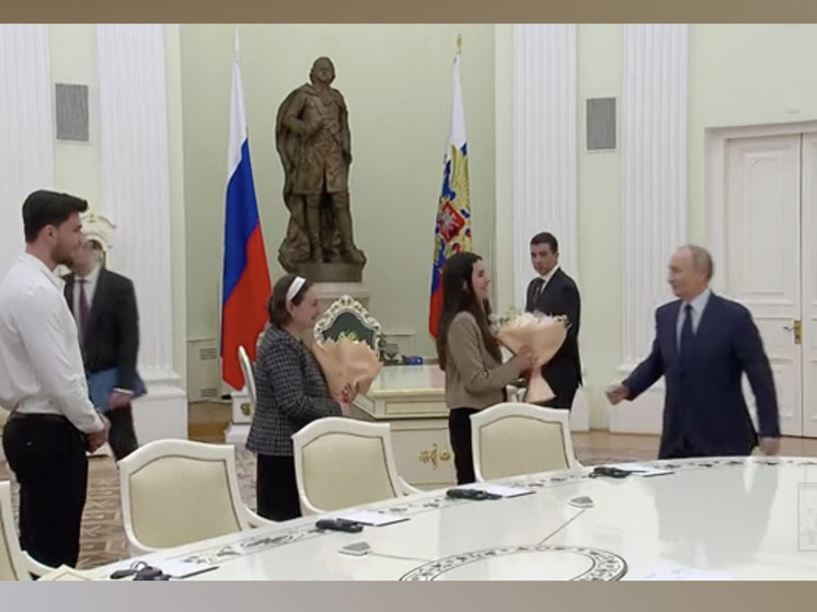 Путин поговорил с семьей Труфановых, освобожденной из плена в Газе