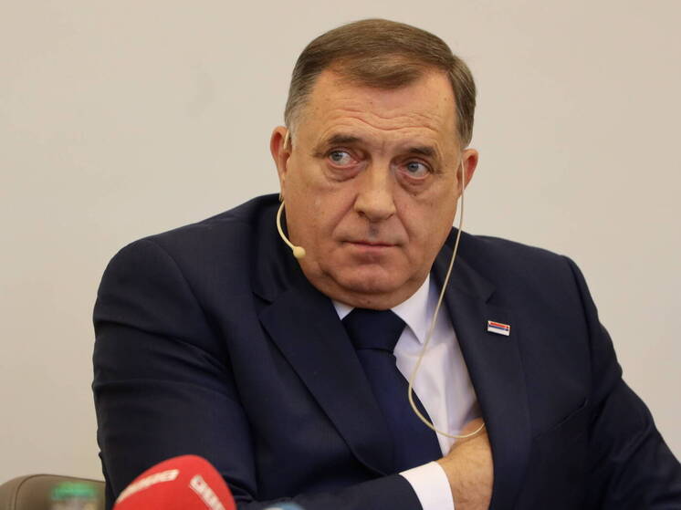 Додик призвал прекратить демонизировать Россию