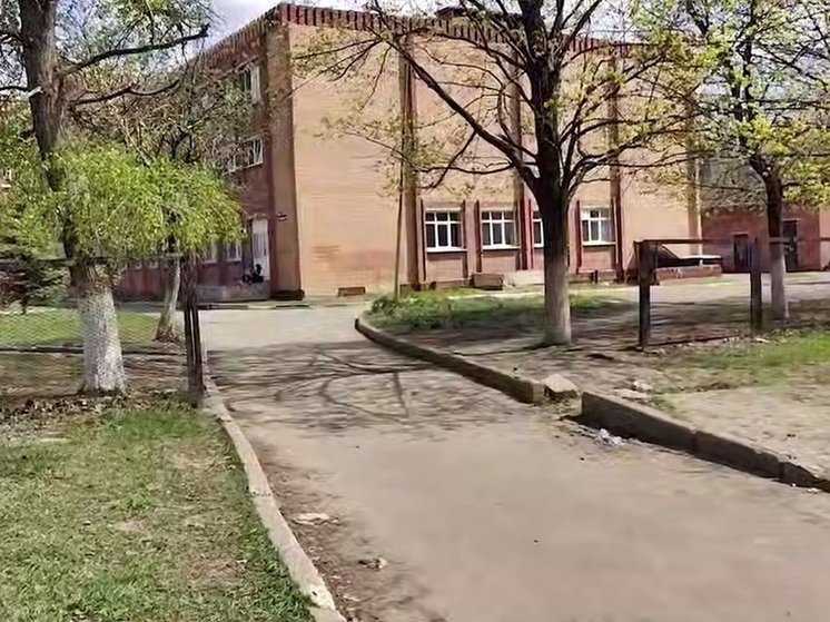 В Донецке ограничат проезд через двор школы №135