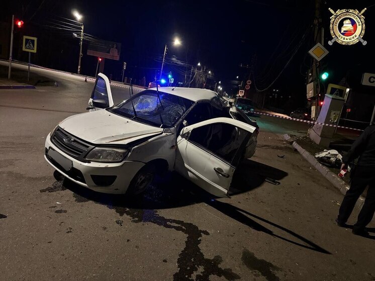 В Канаше в ночном ДТП погибли двое подростков, трое получили травмы