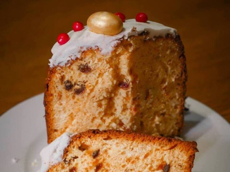 Медики пояснили, как на Пасху правильно кормить малышей