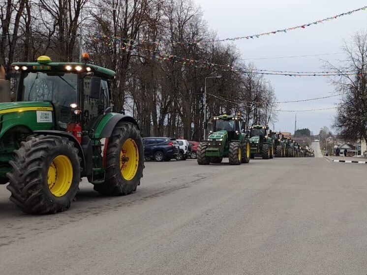 В Медыни прошёл парад сельхозтехники