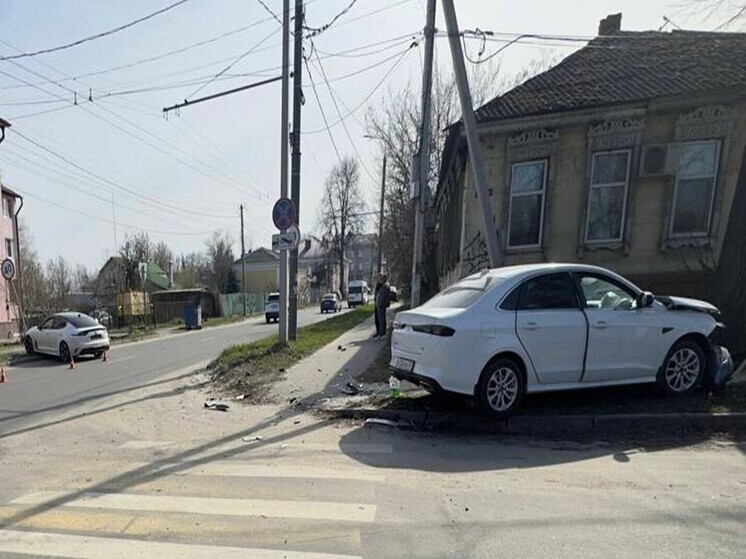 На Урицкого в Брянске дорогу не поделили две иномарки