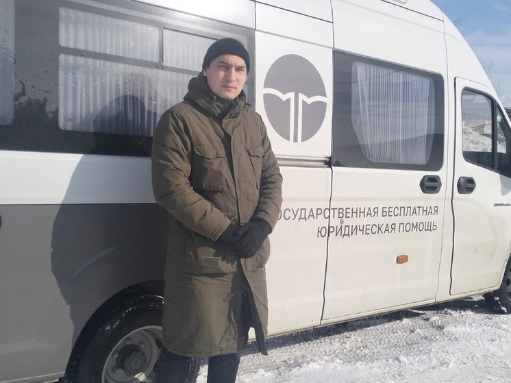 Госюрист НАО припарковал свой мобильный офис в поселке Искателей
