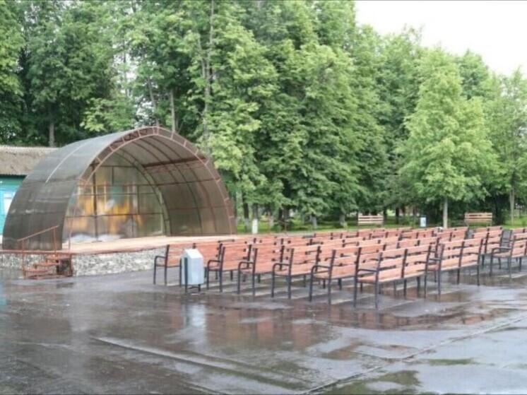 К осени завершат благоустройство центрального парка в Тросне Орловской области