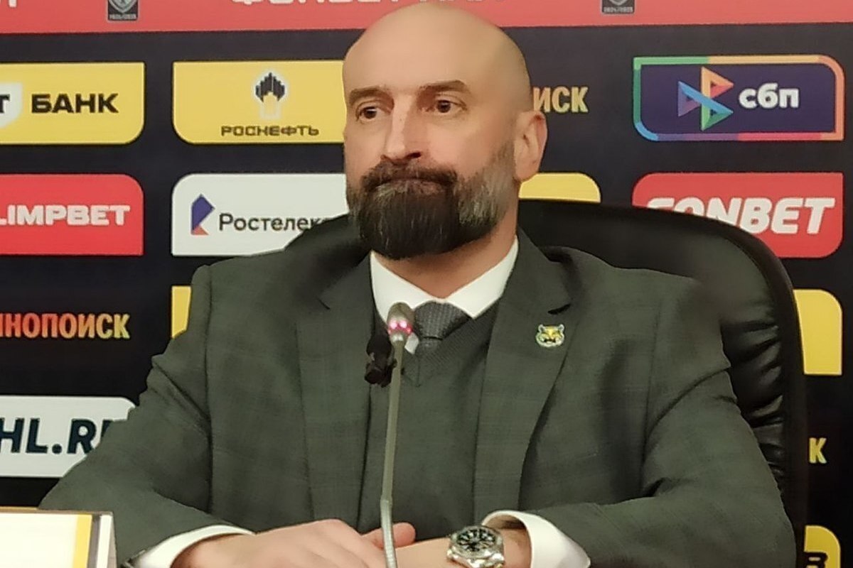 «Северсталь» продлила контракт с тренером Козыревым