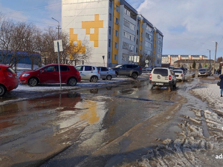 С большой лужей на въезде в Старый Аэропорт разобрались в Нарьян-Маре