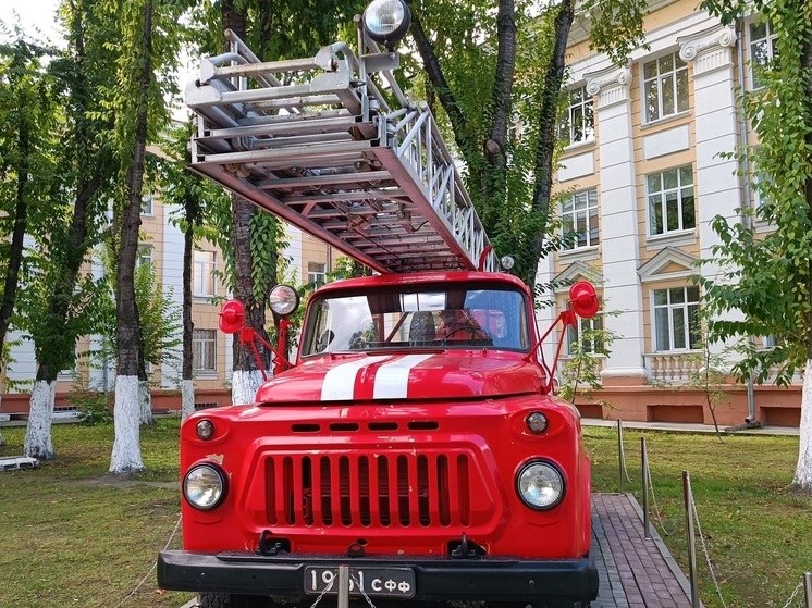 В Екатеринбурге в пожаре на Папанина пострадал человек