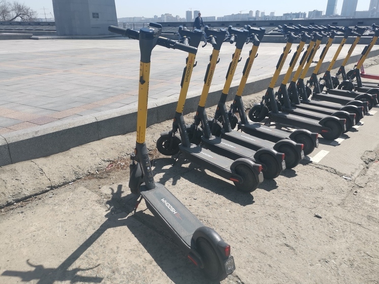 Операторы кикшеринга ограничили скорость электросамокатов до 20 км/ч во Владивостоке