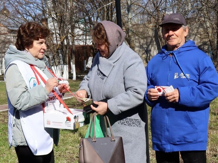В Чувашии продолжается юбилейная акция «Красная гвоздика»