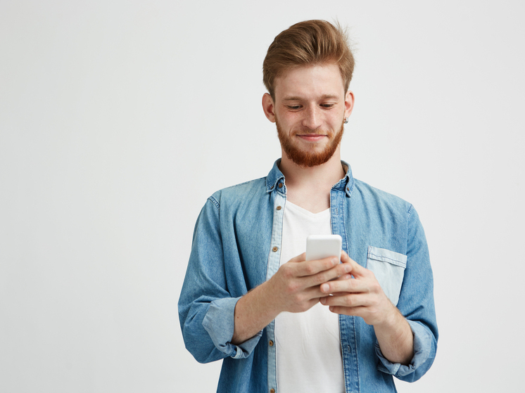 Смартфон сам себя выдает: как понять, что вас прослушивают