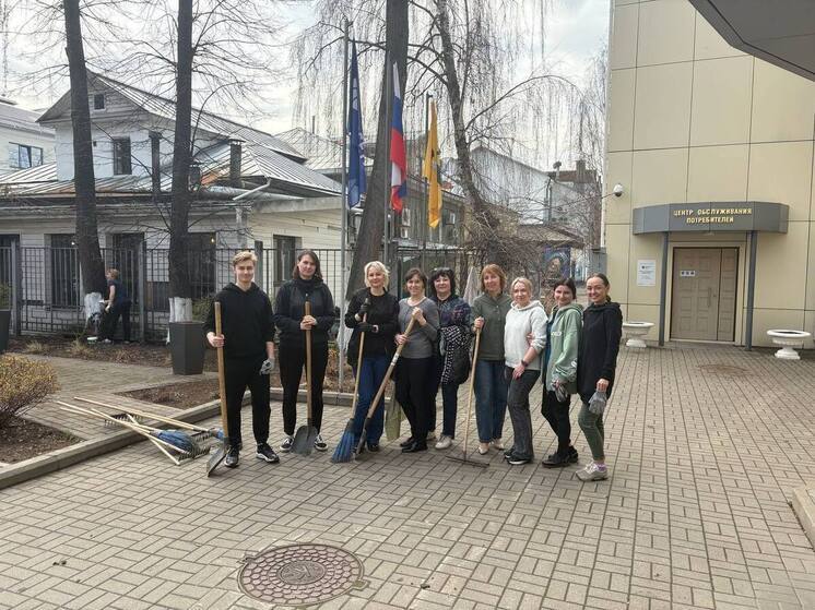 Энергетики «Ярэнерго» провели весенний субботник