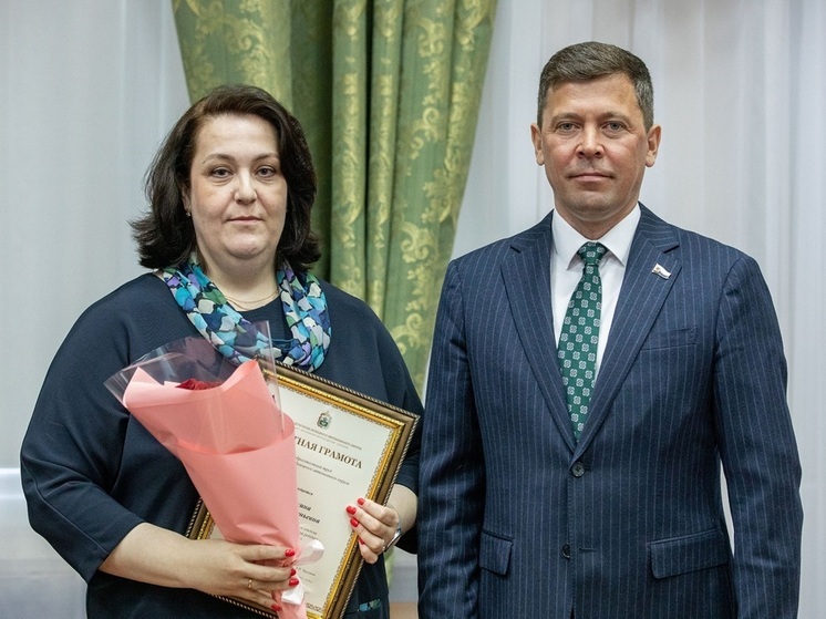 Жителей НАО наградили Почётными грамотами Собрания депутатов