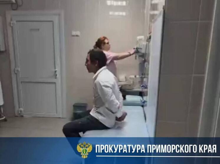 Пьяный отец устроил дебош в детском саду Славянки: избил воспитателей и полицейского