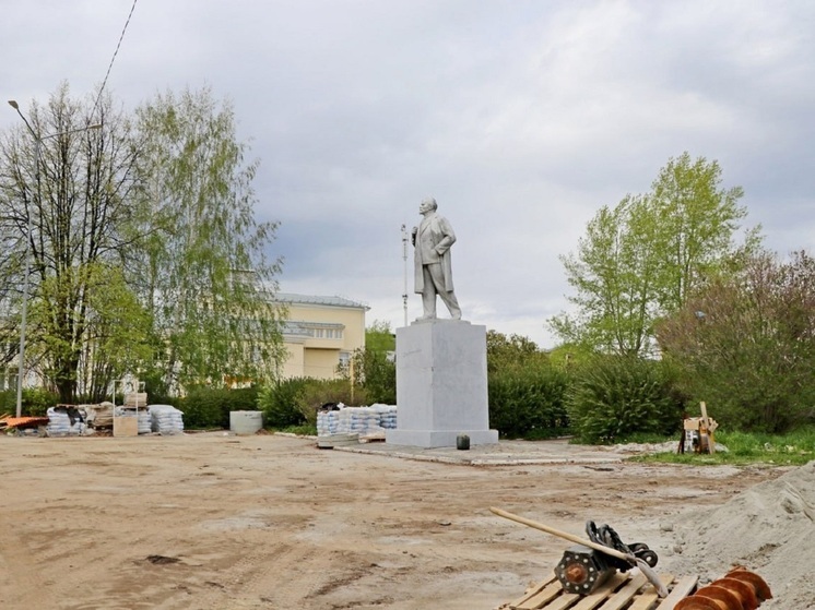 Депутат назвал шуткой сообщения о скейт-рампе на памятнике Ленину в Верхней Пышме