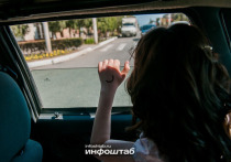 Интересно, что в этот раз астраханцы знают истинную причину недолговечного ремонта, о чем с юмором пишут в комментариях к посту. 
