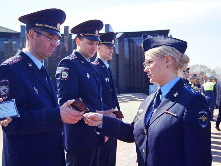 В Хабаровске состав и обмундирование полицейских проверил полковник Дмитрий Семенов
