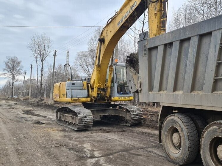 В Биробиджане асфальтируют дорогу по Индустриальной