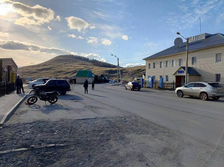 На Алтае подросток на мотоцикле устроил ДТП и врезался в «Ниву»