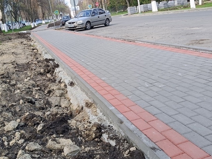 Приморский край ремонтирует два дорожных объекта в Торезе