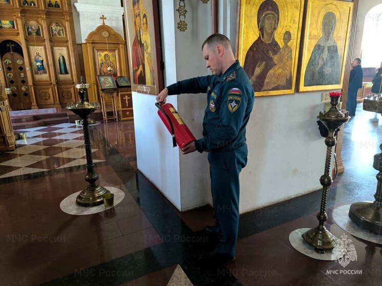 Спасатели проверили тульские храмы на пожарную безопасность в канун Пасхи