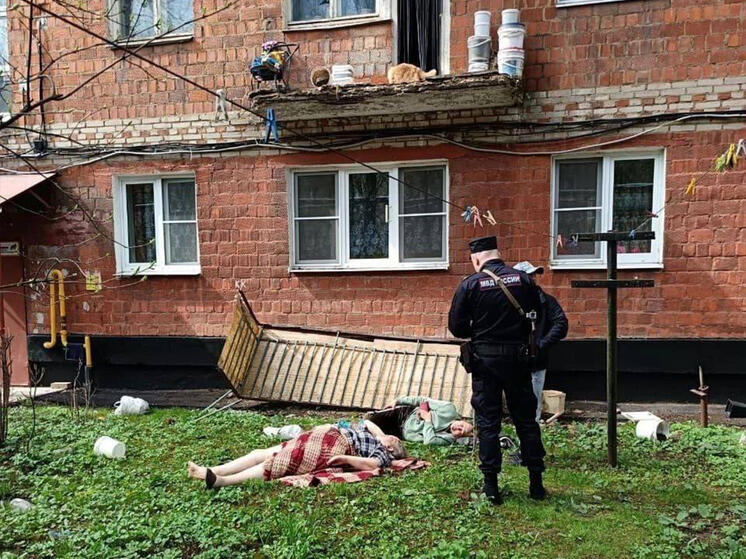 Два человека пострадали при обрушении балкона в жилом доме в подмосковном Голицыно