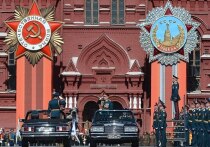 Бельгийский велосипедист Клод Бруир планирующий за несколько месяцев проехать от Брюсселя до Шанхая, рассчитал маршрут таким образом, чтобы встретить 9 мая в Москве