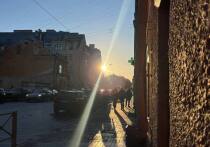 В Петербурге побит абсолютный температурный рекорд за все время. Об этом сообщил синоптик Александр Колесов.
