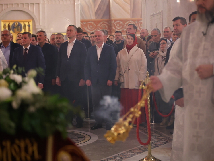 Православные волгоградцы встречают Светлую Пасху