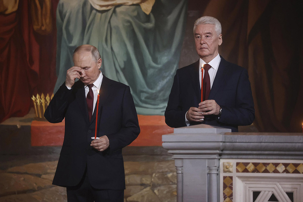 Владимир Путин на Пасхальной службе в Храме Христа Спасителя: фоторепортаж