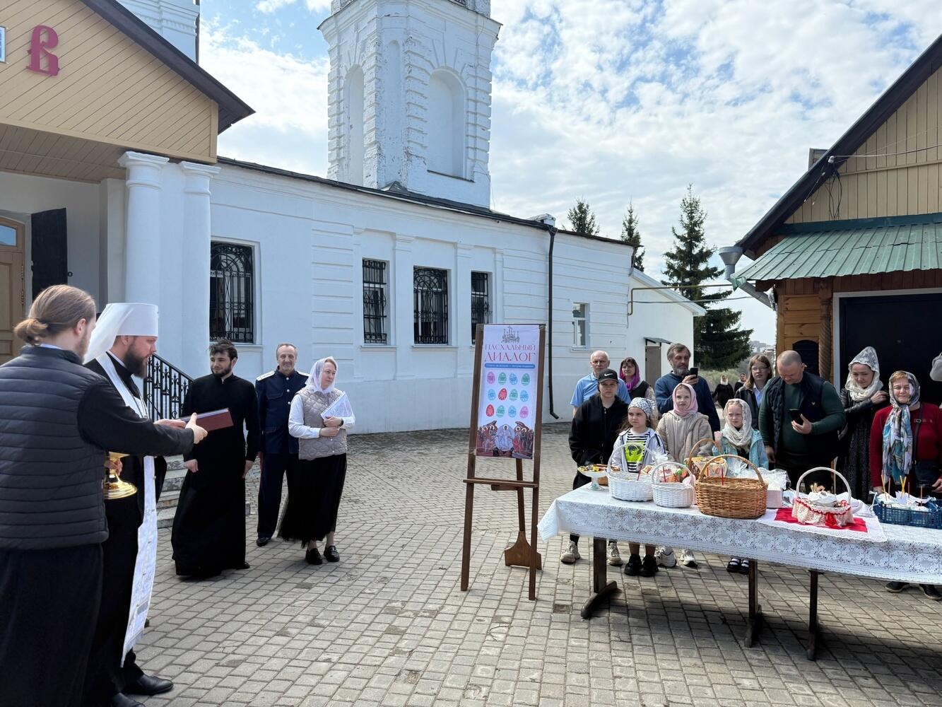 Митрополит Владимирский и Суздальский Никандр принял участие в Пасхальных торжествах