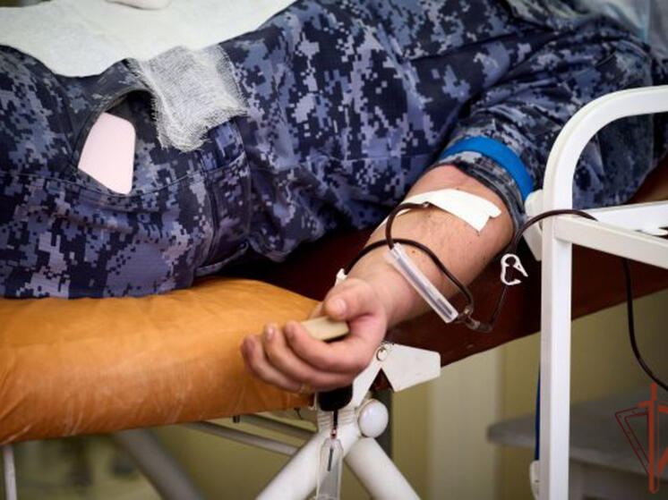 Росгвардейцы в ДНР сдали более тридцати литров крови