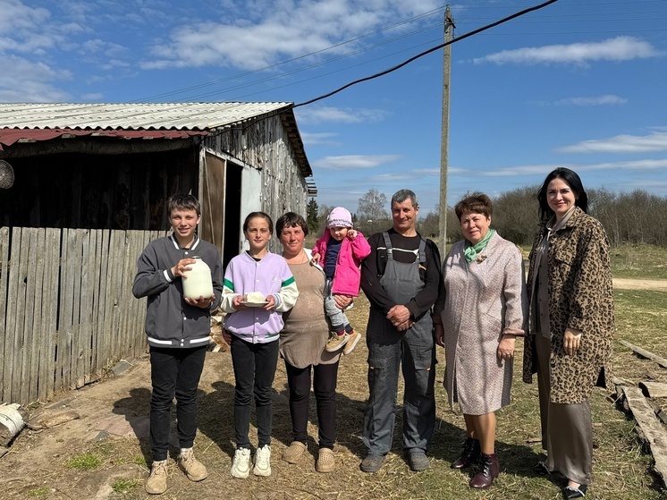 В Рославльском районе соцконтракт помогает развивать личное хозяйство семьи Лефтер