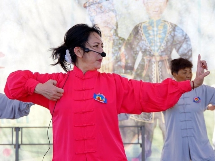 В Калмыкии прошел массовый урок по гимнастике цигун