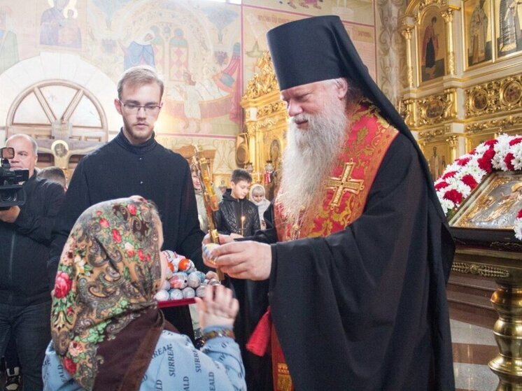 В Биробиджане прошел детский Пасхальный молебен