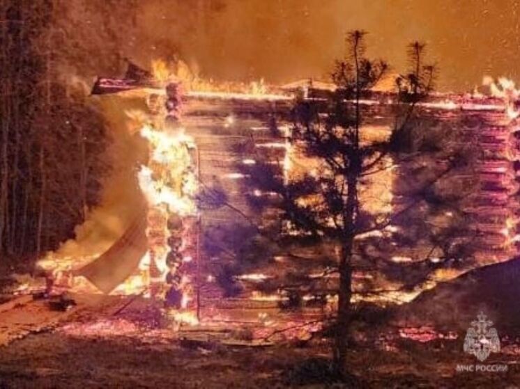 В Калужской области сгорел дом отдыха