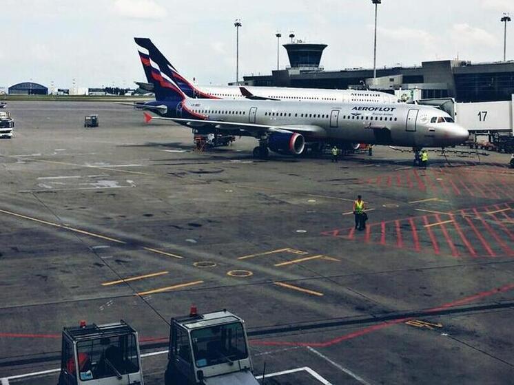 Семейную пару дебоширов сняли с рейса «Сочи – Новокузнецк»