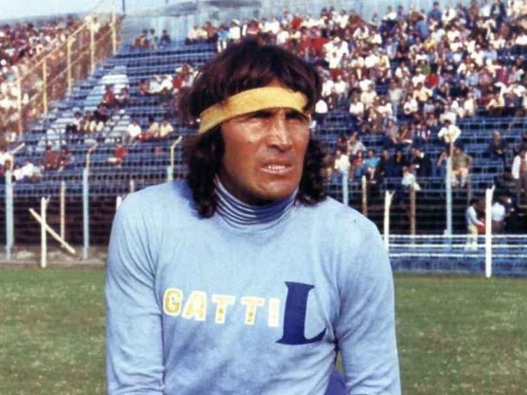 Бывший вратарь сборной Аргентины Гатти умер в 80 лет после операции на бедре